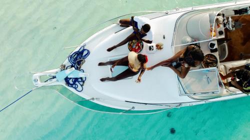 Msasani Peninsula Alquiler De Eote | Full Day Boat Cruise mbudya