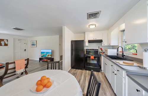 Laurel Casa | Full Duplex Nokomis Beach .7 Miles from The Beach