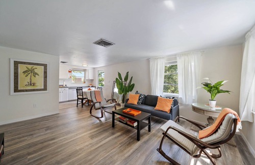 Laurel Casa | Full Duplex Nokomis Beach .7 Miles from The Beach