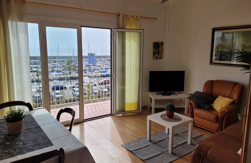 Masnou Condominio | Piso completo, enfrente del Mar Mediterraneo. Centrico a 5"