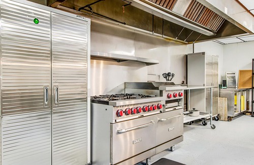 Presque Isle Cabina | Full hotel with bar, commercial kitchen, pool table & fireplaces - dog-friendly