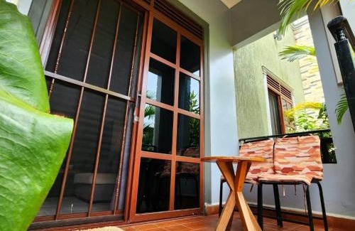 Nakaseke Cama Y Desayuno | Full House 3 Bedrooms