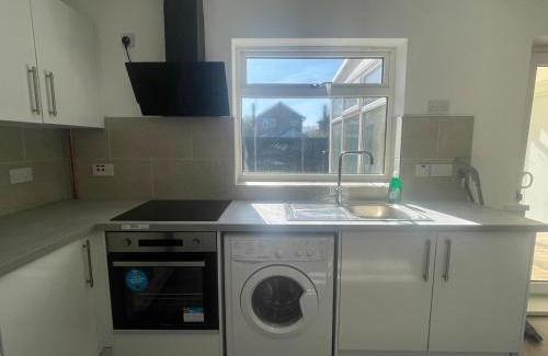 Peterborough Casa | Full House - 5 Beds - Wi-Fi
