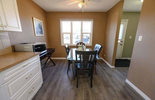 Grande Prairie Casa | Full House & Budget Friendly