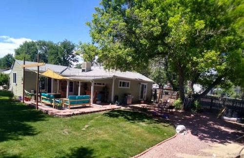 Wheat Ridge Casa | Full House, close to Downtown, 1hr to ski. Awesome large patio,