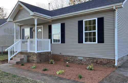 Clarksville Casa | Full house Completely Renovated and stocked w/fenced yard