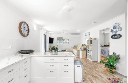 Slade Point Casa | Full House, Units 1 & 2 Anna & Barry at Beachside Mackay at Lamberts Beach, AU