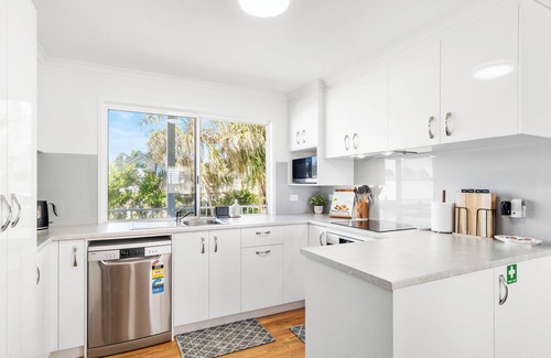 Slade Point Casa | Full House, Units 1 & 2 Anna & Barry at Beachside Mackay at Lamberts Beach, AU