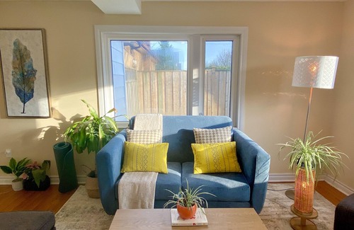 Durham Region Casa | Full House with Big Garden for Rent- Pets Welcome