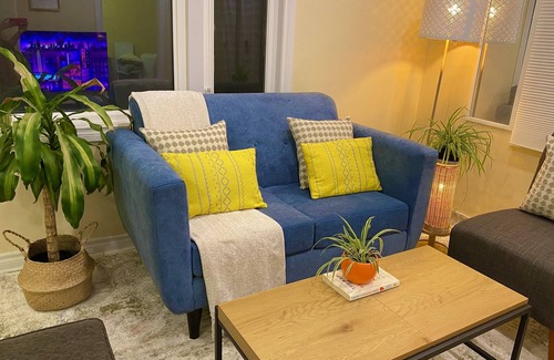 Durham Region Casa | Full House with Big Garden for Rent- Pets Welcome