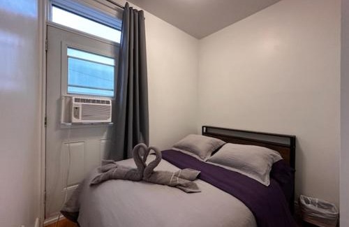 Verdun Casa | FULL KITCHEN 10min from DTOWN Room B