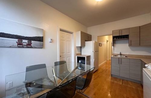 Verdun Casa | FULL KITCHEN 9min from DTOWN Room B