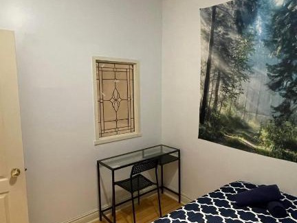 Mile End Casa | Full Kitchen \ Pet Friendly \ Room B