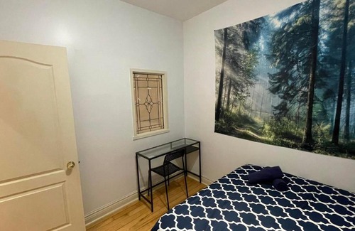 Mile End Casa | Full Kitchen \ Pet Friendly \ Room B