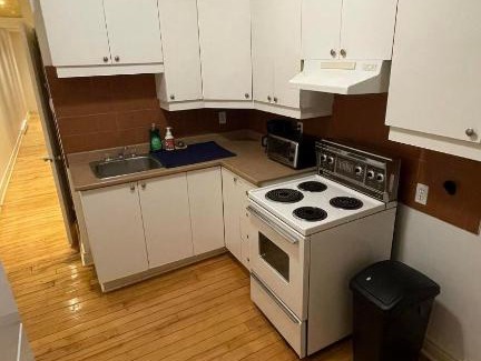 Mile End Casa | Full Kitchen \ Pet Friendly \ Room B