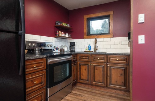 Prescott Condominio | Full Kitchen | Private Deck | Lounge Downtown