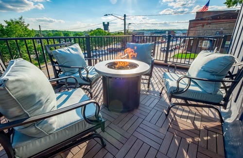 Prescott Condominio | Full Kitchen | Private Deck | Lounge Downtown