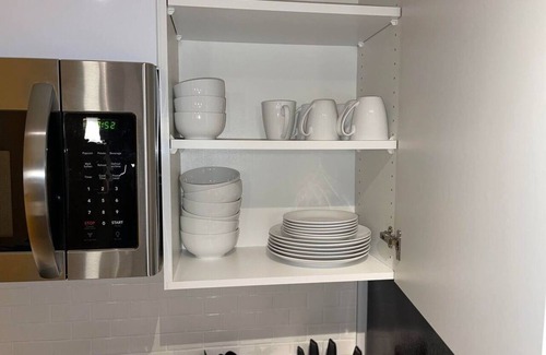 Hilltop Apartamento | Full Kitchen-YouTubeTV-Smart Locks/King Bed/Top Fl