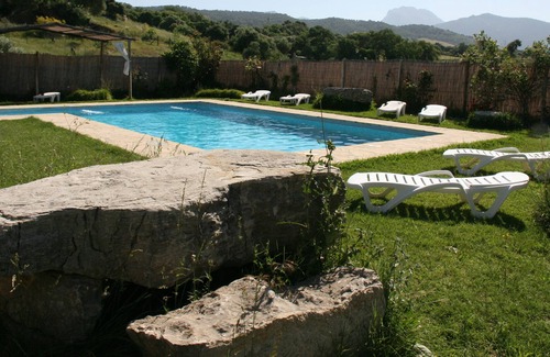 El Bosque Cabaña | Alquiler íntegro Casa Rural "Los Cuatro Olivos"