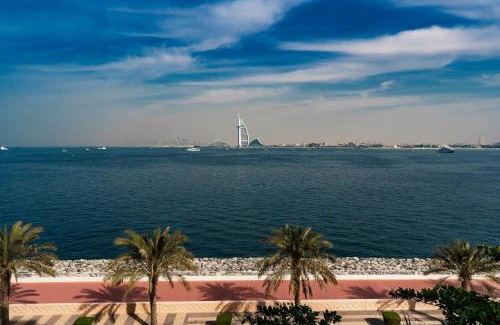Palm Jumeirah Apartamento | FULL SEA VIEW Burj AlArab and Burj Khalifa, Private Beach, 5 Stars Resort The Palm Jumeirah