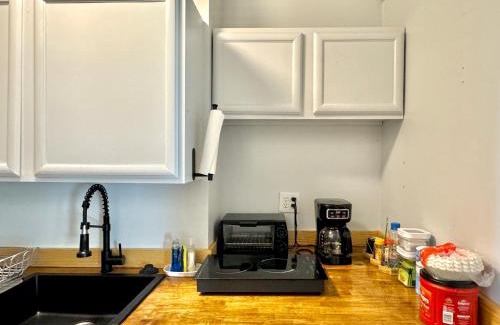 Central Oklahoma City Casa | Full-setup Studio Rainfall Shower & Washer #37a