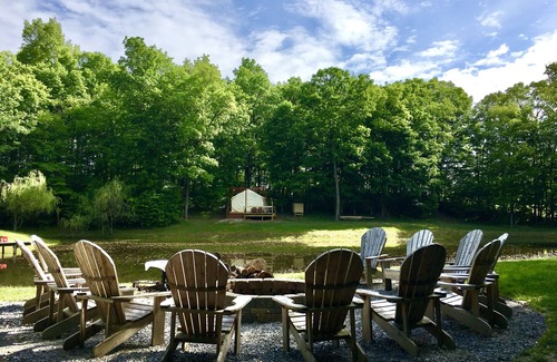 Rushville Alquiler De RV | Full Site Woodland Glamping Rental near 3 of NY's Finger Lakes for 14+