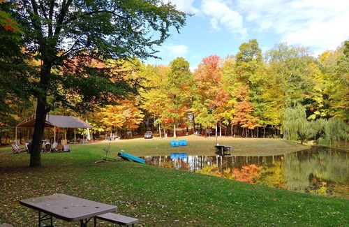 Rushville Alquiler De RV | Full Site Woodland Glamping Rental near 3 of NY's Finger Lakes for 14+