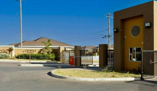 Old Harbour Casa | Fully Air Conditioned Colbeck Manor - The Geenie Gates