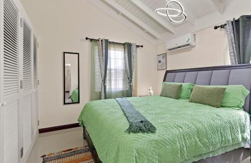 Old Harbour Casa | Fully Air Conditioned Colbeck Manor - The Geenie Gates