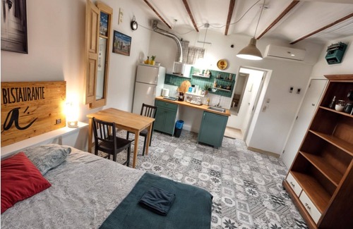 Sant Adria de Besos Apartamento | ValueStayBCN Studio: Wi-Fi, AC, Cocina, Baño, TV, Lavadora, Nespresso, Microonda