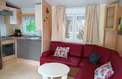 Montestruc-sur-Gers Casa | Fully equipped and air-conditioned mobile home with private terrace