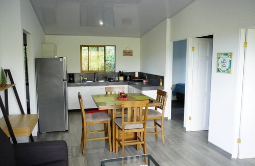 Playa Hermosa Apartamento | Fully equipped 2-bedroom apartment in Playa Hermosa with WiFi, AC and parking