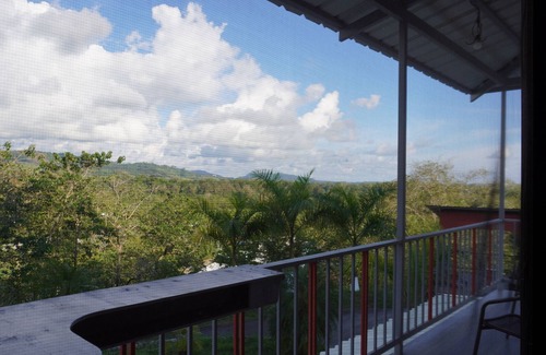 Playa Hermosa Apartamento | Fully equipped 2-bedroom apartment in Playa Hermosa with WiFi, AC and parking