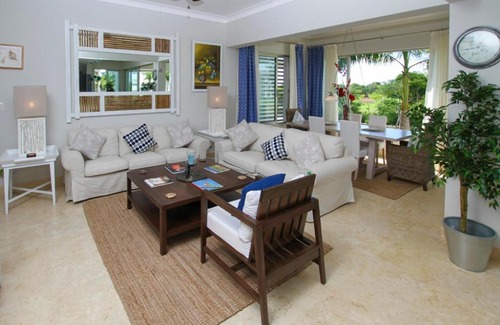 Punta Cana Apartamento | Fully equipped apartment overlooking golf course at luxury beach resort