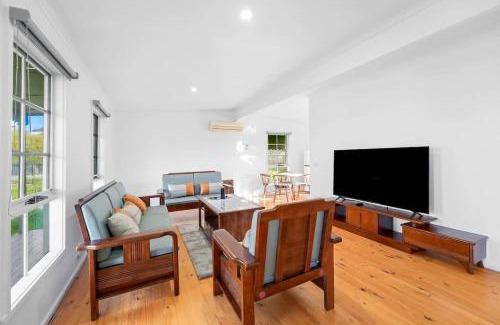 Balnarring Casa | Fully Equipped Balnarring Cottage for 4 w pool