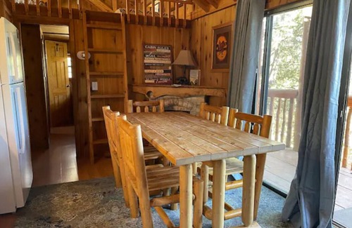Alto Cabina | cabina totalmente equipada para una escapada de fin de semana con parrilla de propano y bañera de hidromasaje