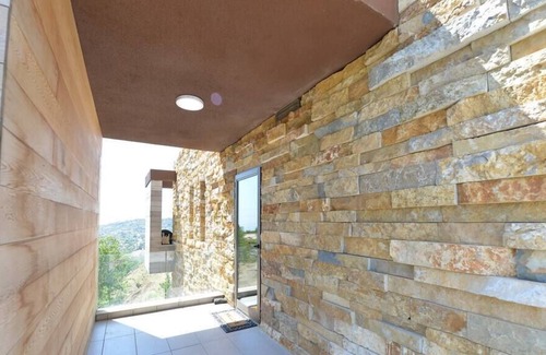 Kfardebian Apartamento | Fully equipped Cozy Chalet in Redrock Faqra