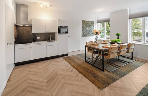 Roosendaal Apartamento | Totalmente equipado para viajes de negocios o comidas acogedoras. Lavadora, secadora, máquina de café, etc.