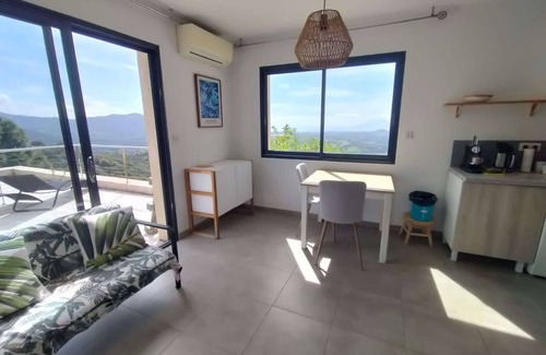 Eccica-Suarella Apartamento | Fully-equipped studio - View of the Gulf of Ajaccio - 10 min from the beaches - Pleine Nature !