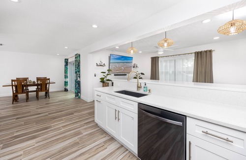 Palm Harbor Casa | Palm Harbor Fun Hub: Pool, Game Room, Movie Nights