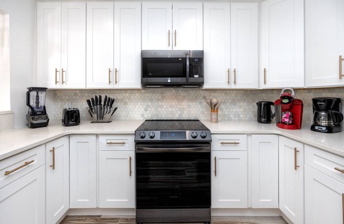 Palm Harbor Casa | Palm Harbor Fun Hub: Pool, Game Room, Movie Nights