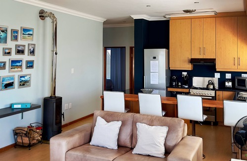 De Kelders Apartamento | Cómodo apartamento totalmente equipado con cocina, a pasos de la costa.