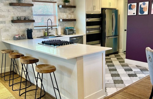 Oak Cliff Casa | Fully Fenced 3 Bed/2Bath Home, 15 min away from Downtown and AT&T Stadium