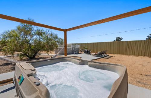 Joshua Tree Casa | Fully Fenced Hot Tub Pool Grill
