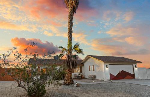 Joshua Tree Casa | Fully Fenced Hot Tub Pool Grill
