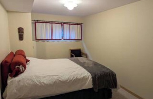 District of North Vancouver Casa | Fully furnished vacation rental