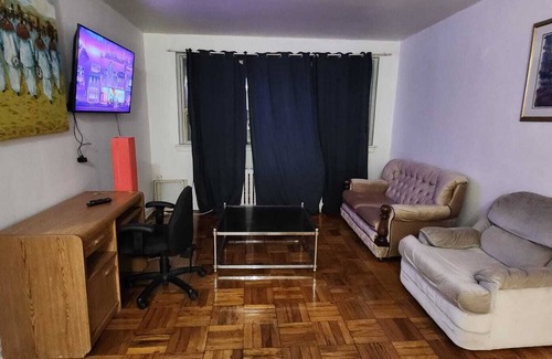 Birch Cliff Apartamento | Fully furnished 1 bedroom apartment at Kingston and Warden in Toronto