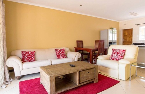 Greendale Casa | Totalmente amueblados apartamentos de 2 dormitorios en los frondosos suburbios del norte de Harare.