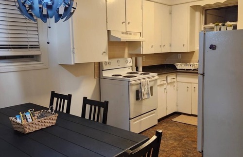 Kentville Casa | Fully furnished 2 bedrooms townhouse