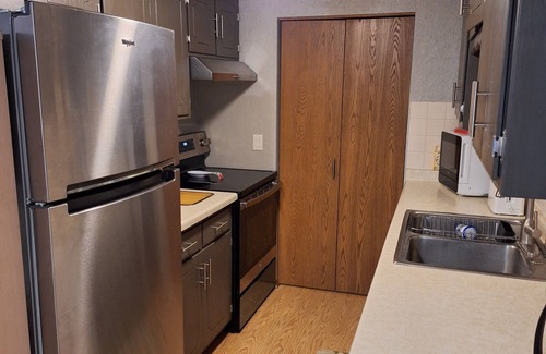 West Bend Condominio | Fully Furnished 2 Bedroom/1Bathroom - West Bend, WI